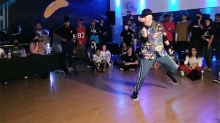 Experience The Art Of Culinary Performance: The Benihana Breakdancer