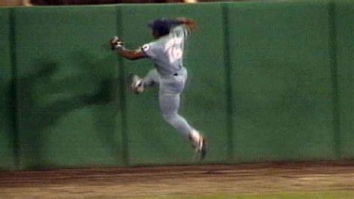 Unforgettable Moments: The Legendary Bo Jackson Throw Home
