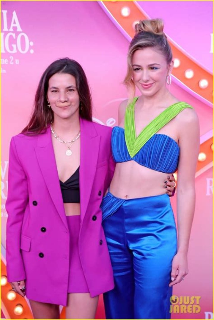 Unveiling The Lives Of Brooklinn Khoury And Chloé Lukasiak