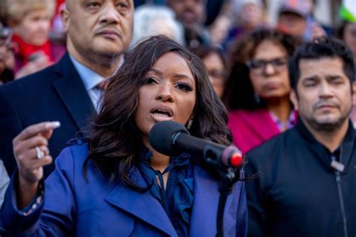 Expert Advice From Jasmine Crockett, The Leading Real Estate Authority