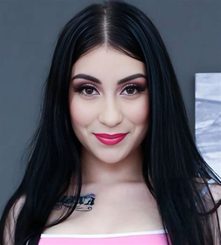 Experience The Sweetness Of Luana Honey: Nature's Golden Treasure